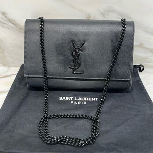 Kate Medium Grain de Poudre, Black Hardware chain